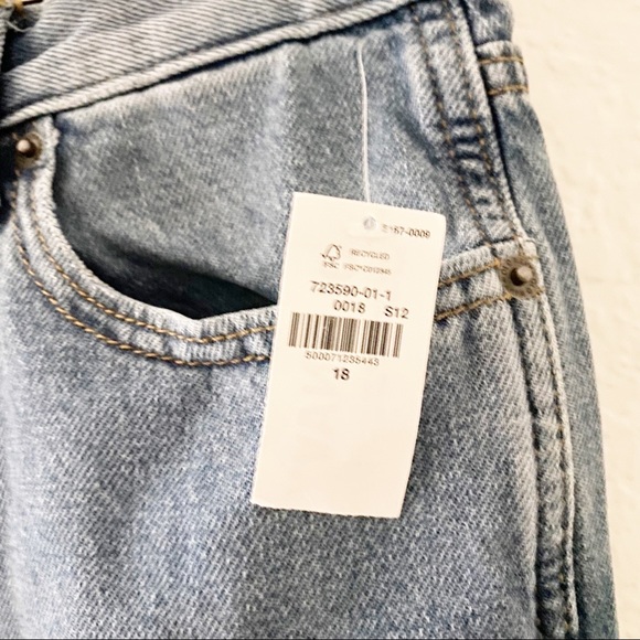 (NWT) Old Navy | Boys Loose Fit Jeans w/adjustable Strap Inside - Picture 4 of 5